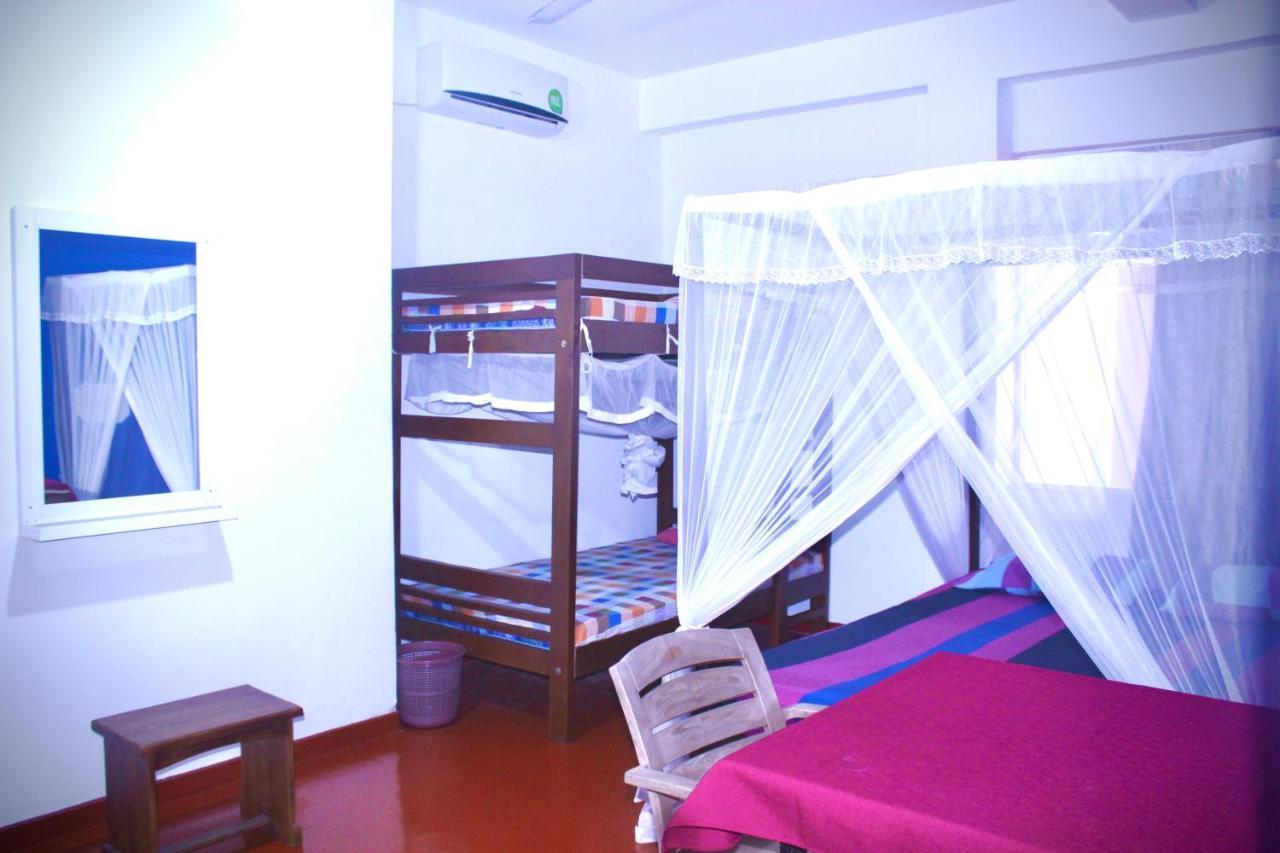 Surasa Beach Resort Weligama Eksteriør bilde